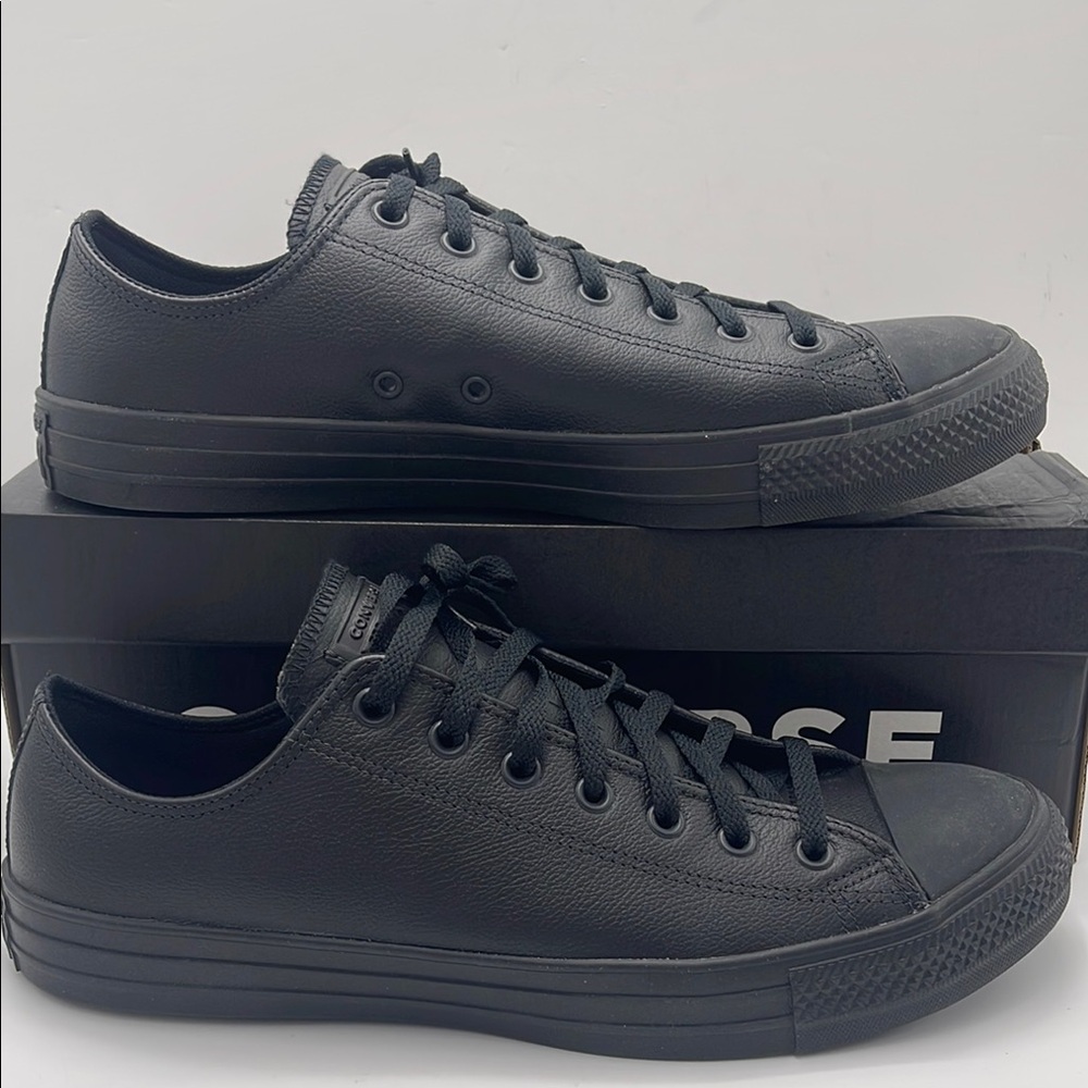 Converse Men’s All Black Men's Sneakers 135253C
CT AS OX
BLACK MONO